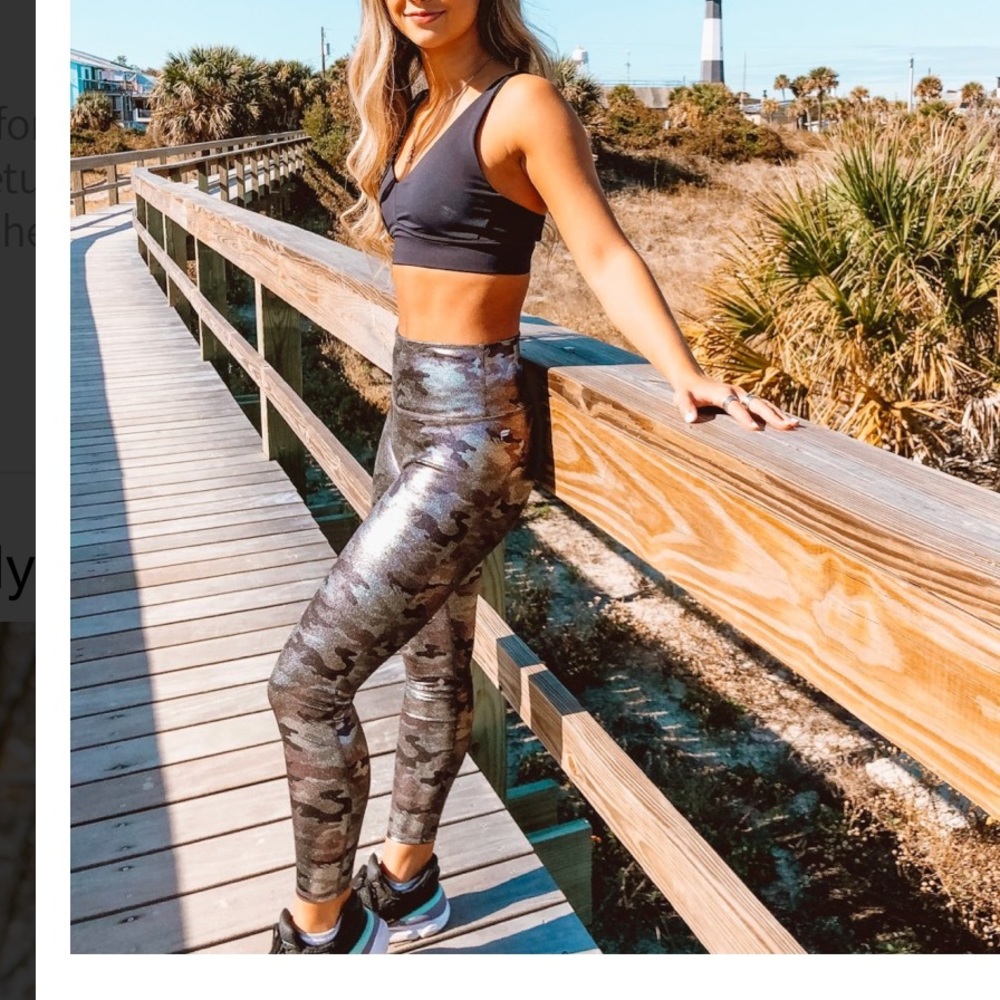 Fabletics power-hold, shiny camo!!